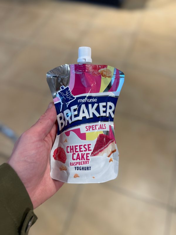 Breaker Cheese Cake Raspberry Yoghurt