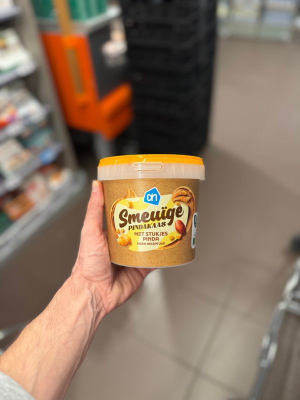 Smeuïge Pindakaas met Stukjes Pinda