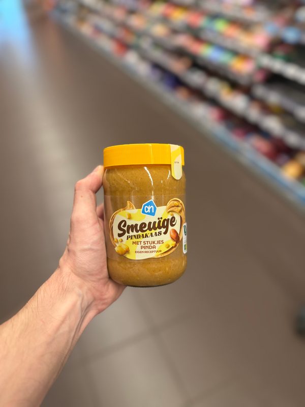 Smeuïge Pindakaas met Stukjes Pinda
