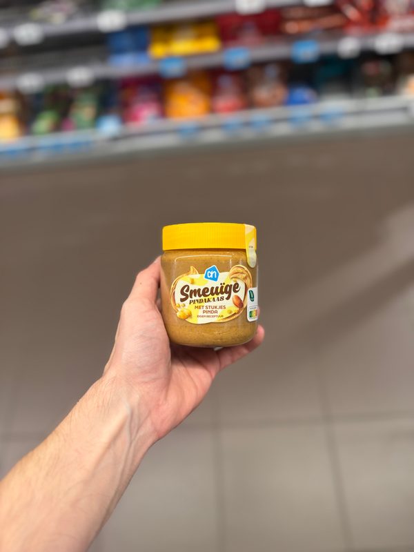 Smeuïge Pindakaas met Stukjes Pinda
