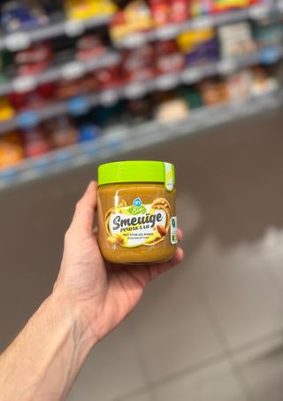 Smeuïge Pindakaas met Stukjes Pinda