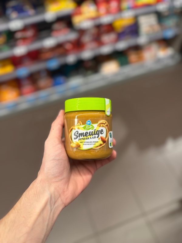 Smeuïge Pindakaas met Stukjes Pinda